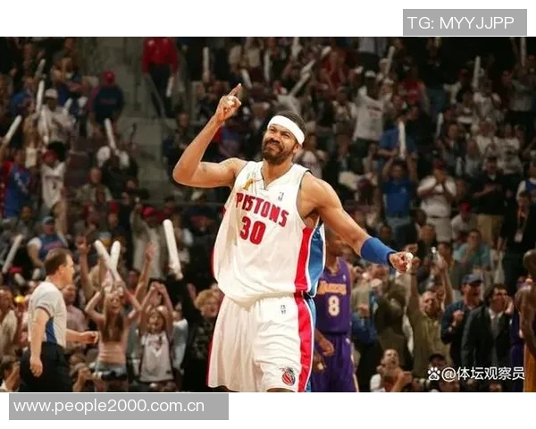 霍华德称赞拉希德华莱士与鲨鱼技术高超并称帕金斯防守能力出众 霍华德称赞拉希德华莱士与鲨鱼技术高超并称帕金斯防守能力出众