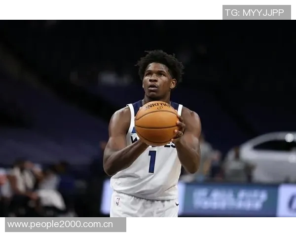 爱德华兹半场状态低迷仅得7分四项数据表现平平引发关注