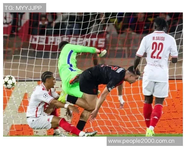 摩纳哥十人迎战逆境科雷尔最后时刻拼尽全力被红牌罚下