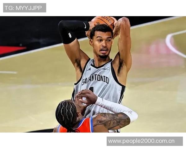 马刺未能充分挖掘文班潜力主帅战术安排遭质疑引发讨论 马刺未能充分挖掘文班潜力主帅战术安排遭质疑引发讨论