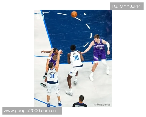 克莱状态回暖表现出色12投5中贡献14分5篮板2助攻2抢断三分球命中率高达57